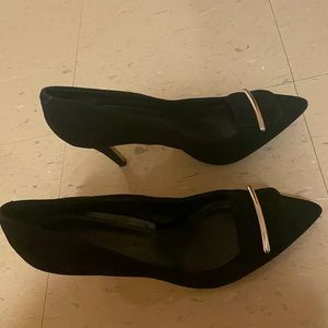 Banana Republic black heels with gold bar size 9